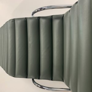 Chaise Longue 242 van Mies van der Rohe voor Knoll, 2000s &#8211; Groen Leer, Verstelbaar