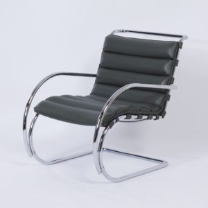 MR40 Lounge Stoel met Hocker van Mies van der Rohe voor Knoll, 2000s – Bauhaus Design, Leder