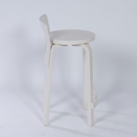 Witte Alvar Aalto Kruk &#8211; Hoge Model k65 voor Artek, 1970s