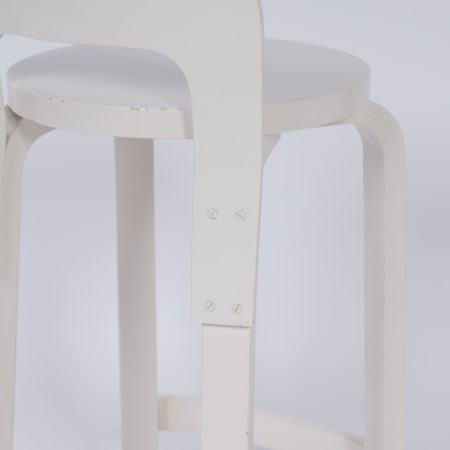 Witte Alvar Aalto Kruk &#8211; Hoge Model k65 voor Artek, 1970s