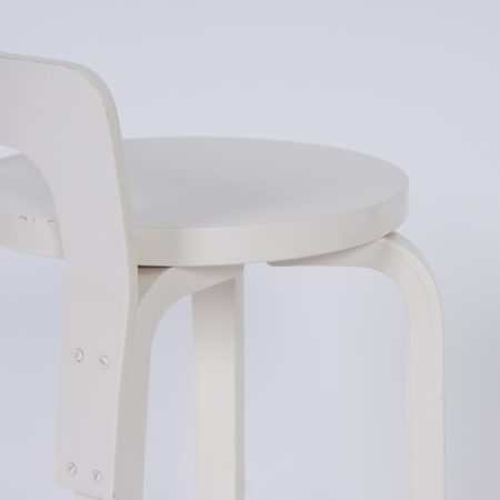 Witte Alvar Aalto Kruk &#8211; Hoge Model k65 voor Artek, 1970s