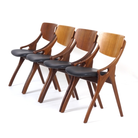 Deense Eetkamerstoelen van Hovmand Olsen voor Mogens Kold, 1960s – Set van 4 met Nieuw Leer