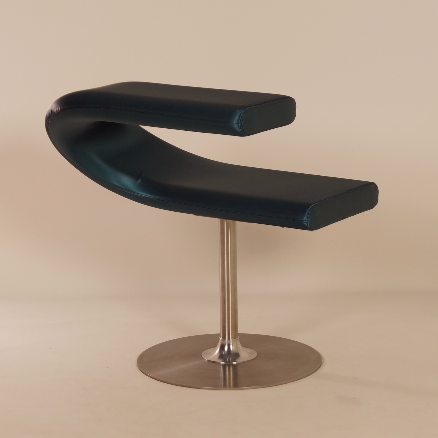 Innovation C Stoel van Fredrik Mattson voor Blå Station, 2000s – Blauwe Satijn Stof