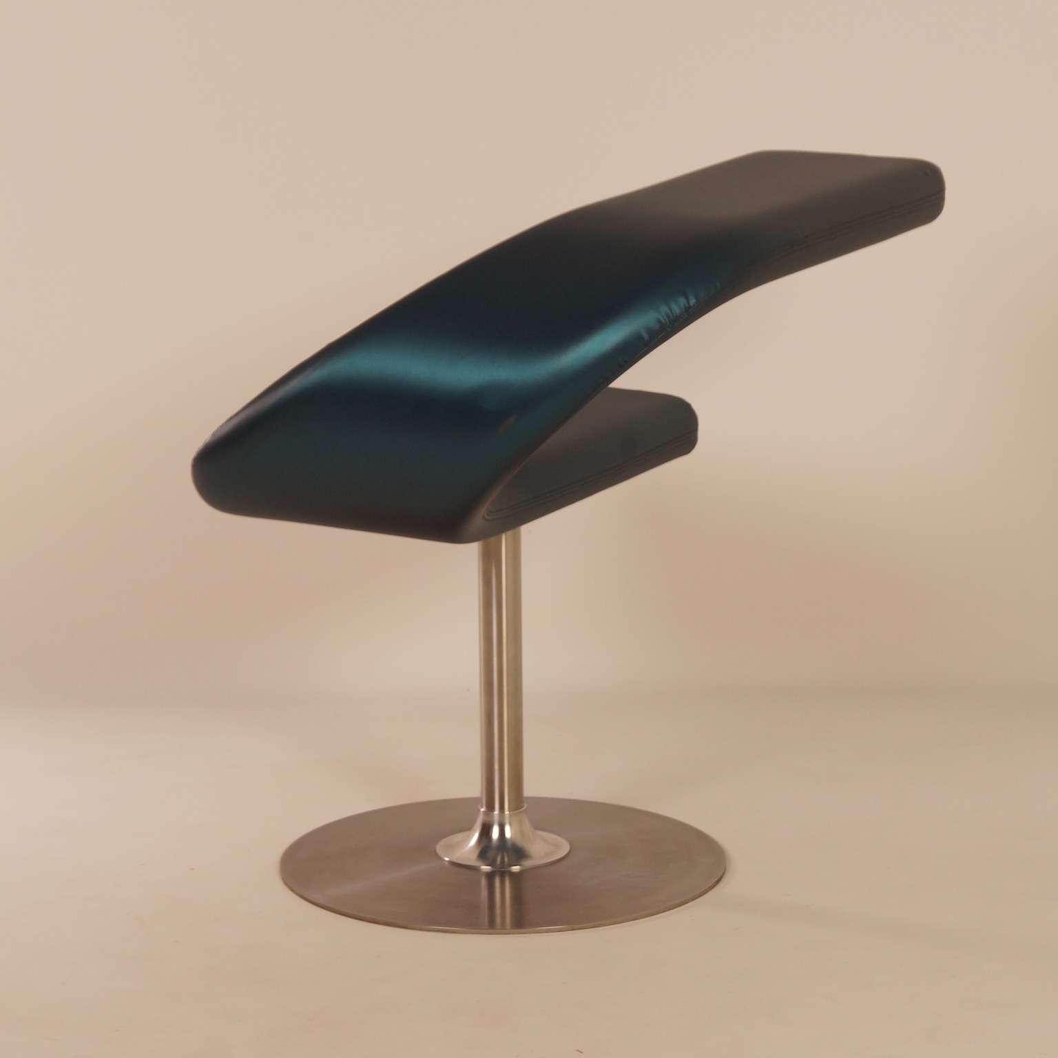 Innovation C Stoel van Fredrik Mattson voor Blå Station, 2000s – Blauwe Satijn Stof