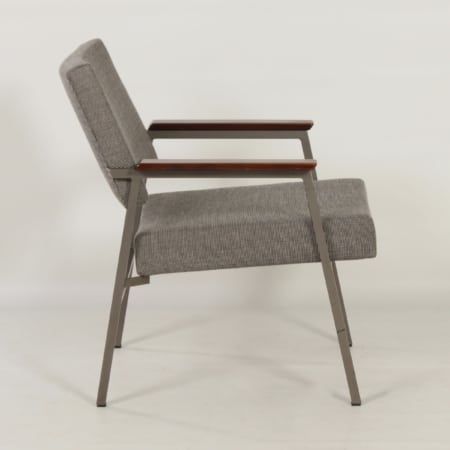 Damesfauteuil met Teakhouten Armleuningen van Avanti, 1960s &#8211; Opnieuw Gestoffeerd Gemêleerd Bruin