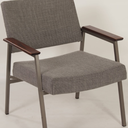 Damesfauteuil met Teakhouten Armleuningen van Avanti, 1960s &#8211; Opnieuw Gestoffeerd Gemêleerd Bruin