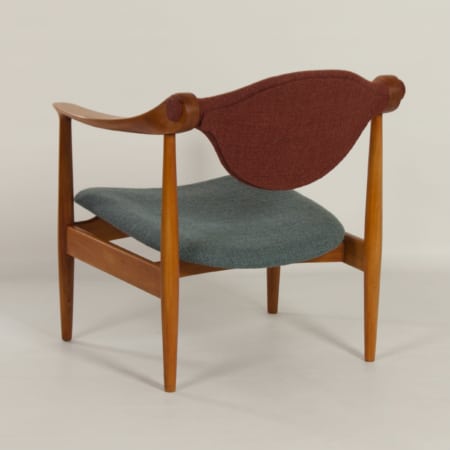 Deense Fauteuil van Perenhout, 1960s &#8211; Opnieuw Bekleed