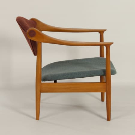 Deense Fauteuil van Perenhout, 1960s &#8211; Opnieuw Bekleed