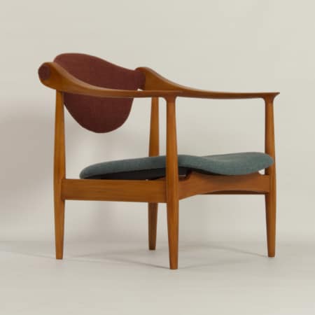 Deense Fauteuil van Perenhout, 1960s &#8211; Opnieuw Bekleed