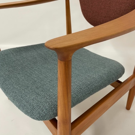 Deense Fauteuil van Perenhout, 1960s &#8211; Opnieuw Bekleed