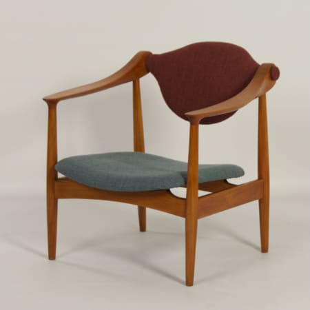 Deense Fauteuil van Perenhout, 1960s &#8211; Opnieuw Bekleed