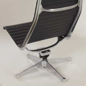 Eames Fauteuil EA121 van Charles &#038; Ray Eames voor Herman Miller, 1960s &#8211; 1ste Versie