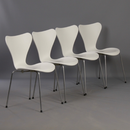 Witte Vlinderstoelen van Arne Jacobsen voor Fritz Hansen, 2008 | Set van 4