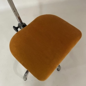 Ergonomische “Doe Meer Stoel” van Tan Sad, Engeland voor Ahrend, 1950s &#8211; nr. 2