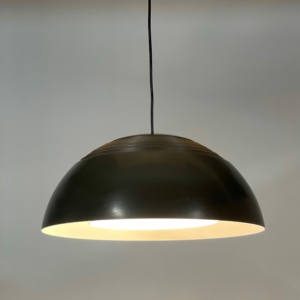 AJ Hanglamp van Arne Jacobsen voor Louis Poulsen, 1970s | Bruin