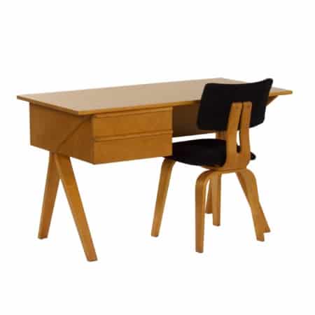 Bureau met Stoel uit de Berkenserie van Cees Braakman voor Pastoe, 1952