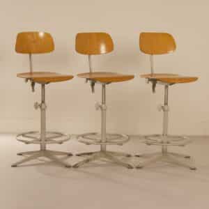 Architectenstoelen van Friso Kramer voor Ahrend de Cirkel, 1960s &#8211; Set van Drie met Grijze Ring