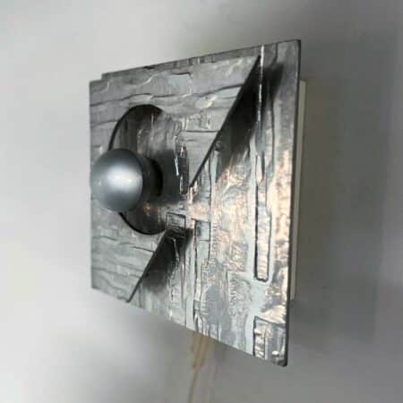 Kunstzinnige Wandlamp van Gevormd Aluminum, 1970s