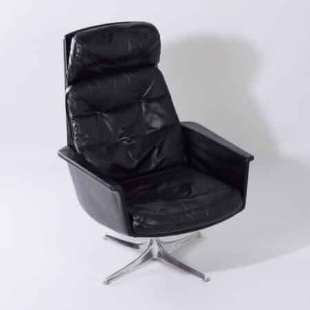 Bauhaus Fauteuil met Rode Skai en Witte Bies ca. 1930&#8217;s