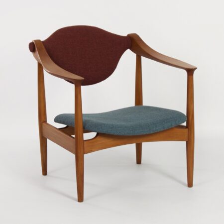 Deense Fauteuil van Perenhout, 1960s - Opnieuw Bekleed