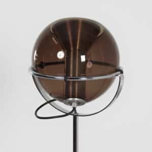 Globe Vloerlamp van Frank Ligtelijn voor Raak, 1960’s | met Rookglazen Bol