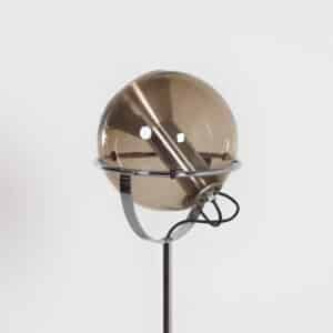 Globe Vloerlamp van Frank Ligtelijn voor Raak, 1960’S | met Lichtkleurige Rookglas