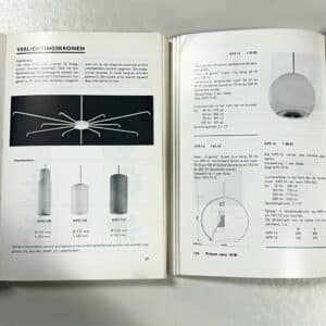 Mid-Century Hanglamp met drie Grote Opaal Glazen Bollen van Philips, 1960s