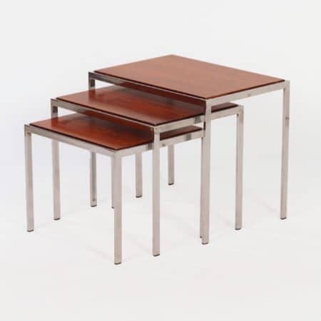 Bijzettafeltjes met Omkeerbare Top, 1960s |  Set van Drie Nesttafels