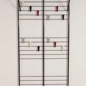 Toonladder Kapstok van Coen de Vries voor DEVO – 1960s | Vroege Versie