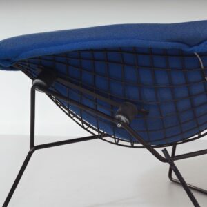 Bird Lounge Chair van Harry Bertoia voor Knoll, 1960s – Zwart Metalen Frame, Blauwe Kvadrat Bekleding