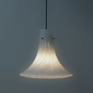 Mondgeblazen Hanglamp L4233 van Glashütte Limburg, 1970s &#8211; Gewolkt Opaalglas en Messing Armatuur