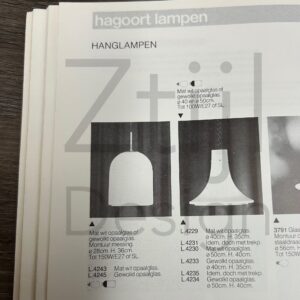Mondgeblazen Hanglamp L4233 van Glashütte Limburg, 1970s &#8211; Gewolkt Opaalglas en Messing Armatuur