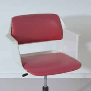 Bureaustoel Gispen 2712 van André Cordemeyer voor Gispen, 1970s – Met Armleuningen, Rood