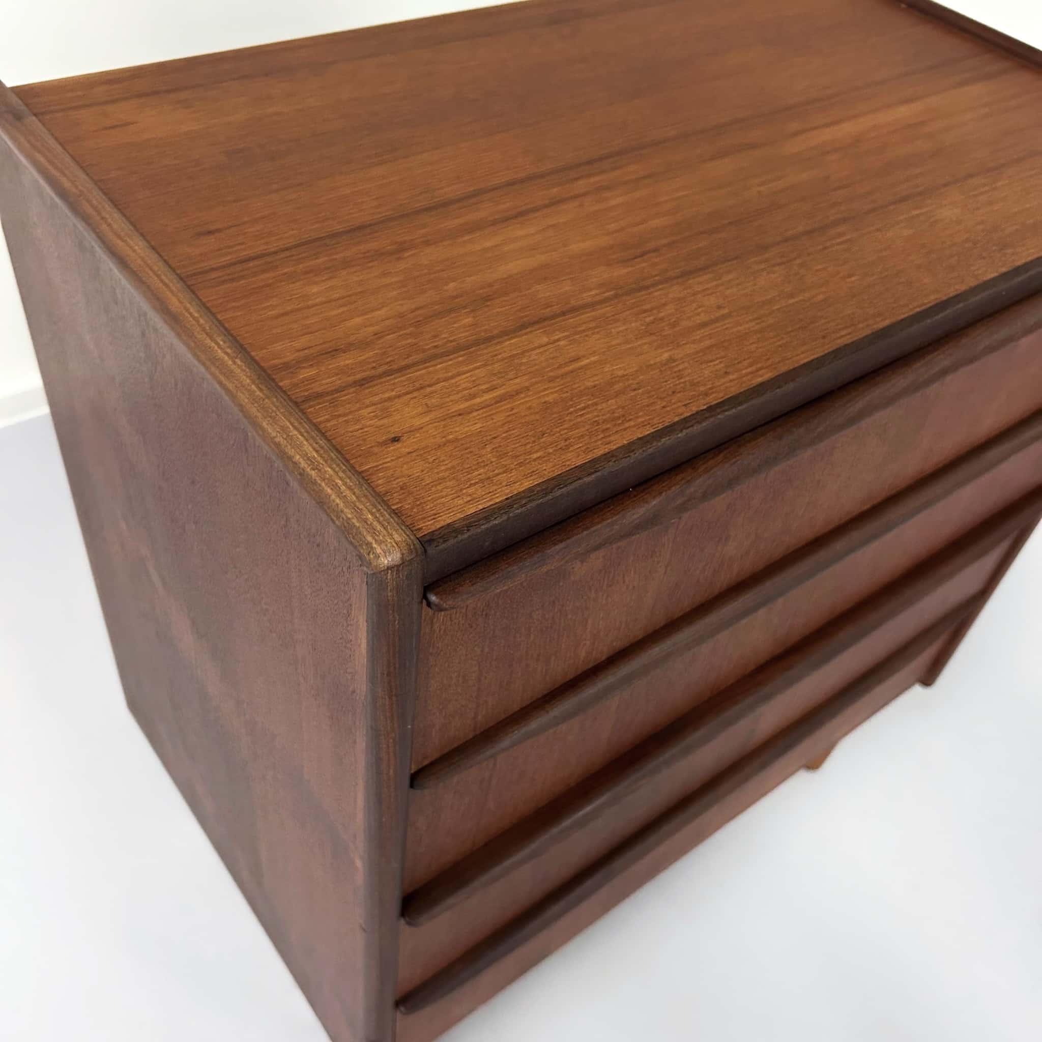 Vintage Deense ladekast – Teakhout, 1960s design, 75x67x41 cm