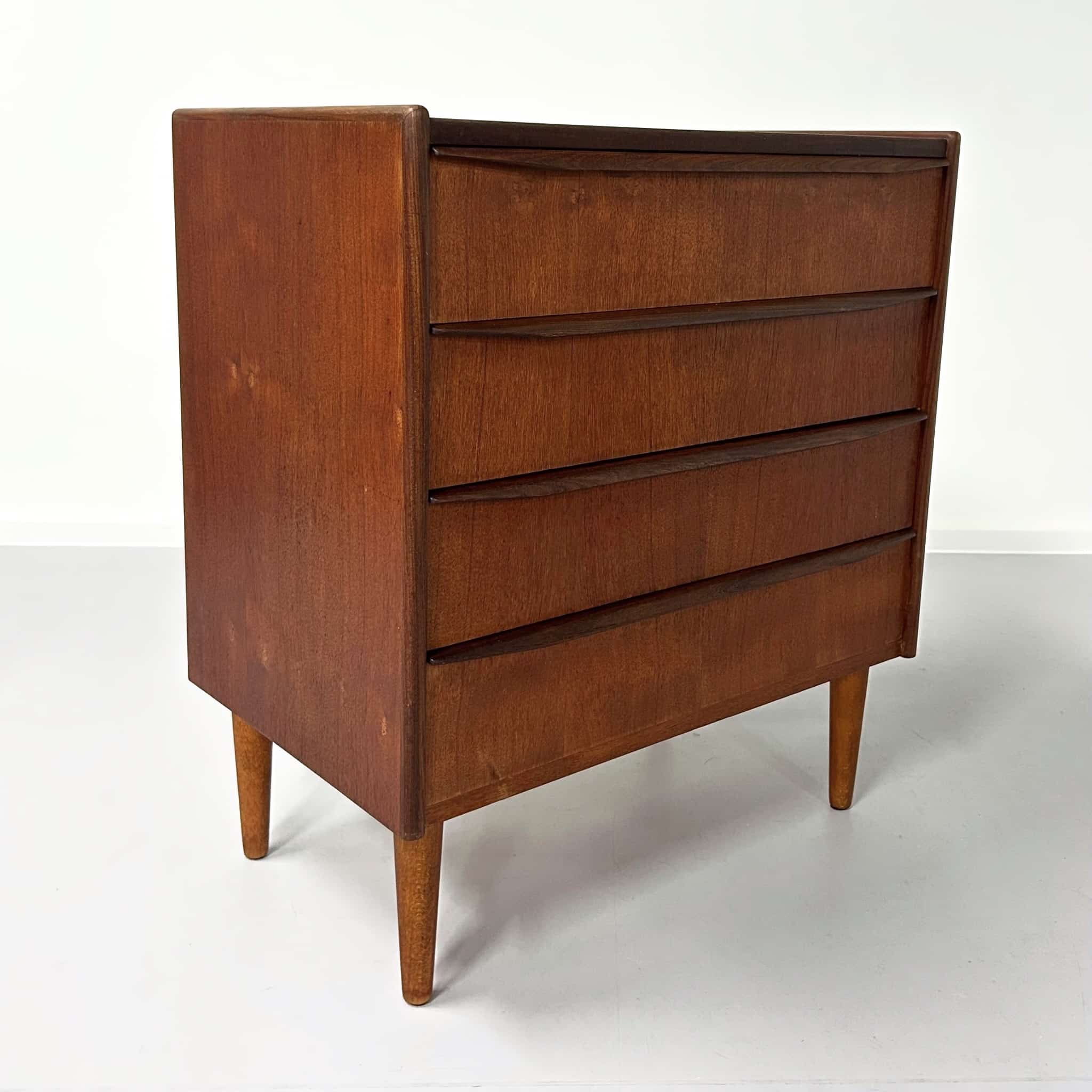 Vintage Deense ladekast – Teakhout, 1960s design, 75x67x41 cm