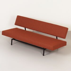 Slaapbank BR 53 9 van Martin Visser voor ’t Spectrum, 1960 – Zwart Frame, Oranje-Bruine Stoffering