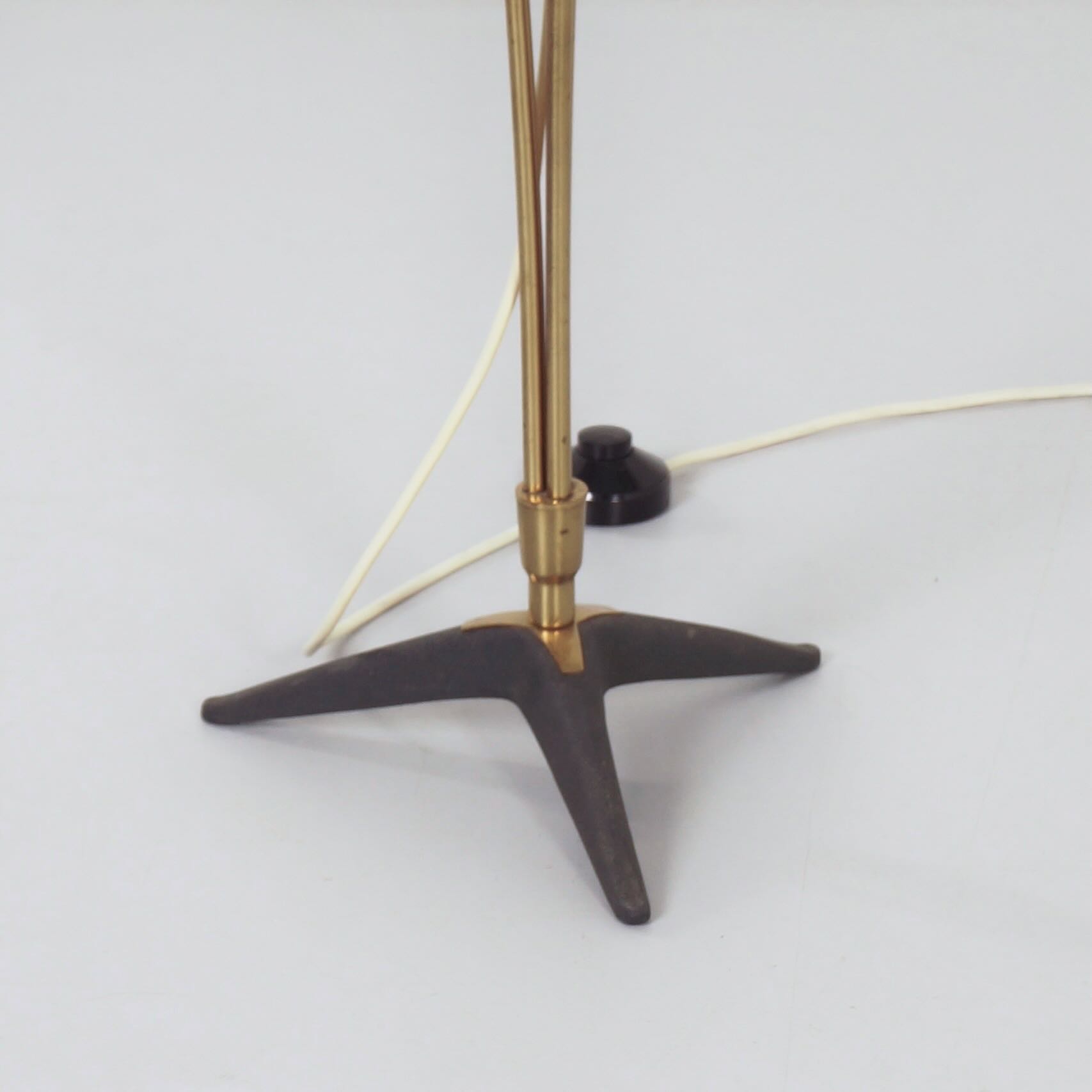 Messing Vloerlamp van Cosack Leuchten, 1950s – Coconvormige Glasvezel Kap