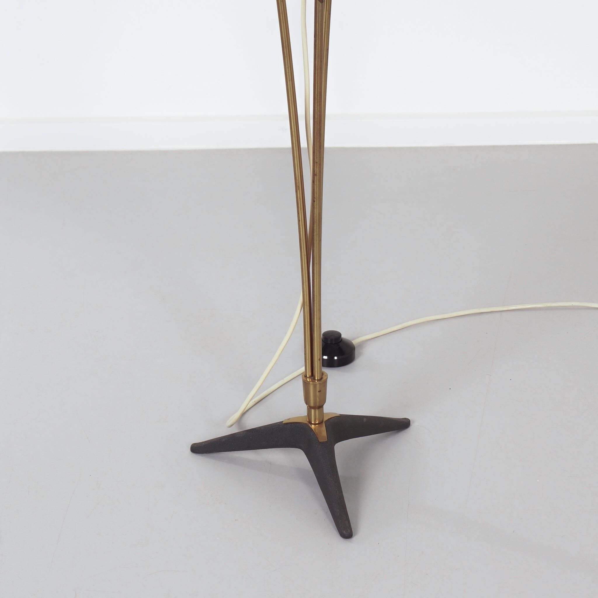 Messing Vloerlamp van Cosack Leuchten, 1950s – Coconvormige Glasvezel Kap