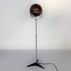Globe vloerlamp van Frank Ligtelijn voor Raak Amsterdam, 1960s, rookglas, 1e editie