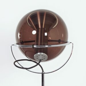 Globe vloerlamp van Frank Ligtelijn voor Raak Amsterdam, 1960s, rookglas, 1e editie