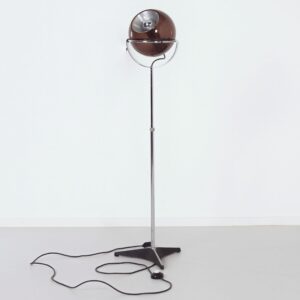 Globe vloerlamp van Frank Ligtelijn voor Raak Amsterdam, 1960s, rookglas, 1e editie