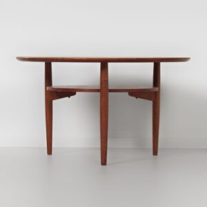 Ronde Deense salontafel, 1960s, teakhout met messing inleg en onderblad