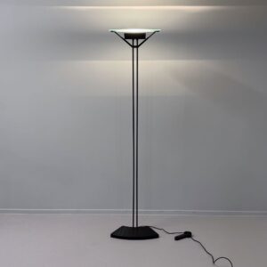 Accademia Terra vloerlamp van Shigeaki Asahara voor Lucitalia uit de jaren 80
