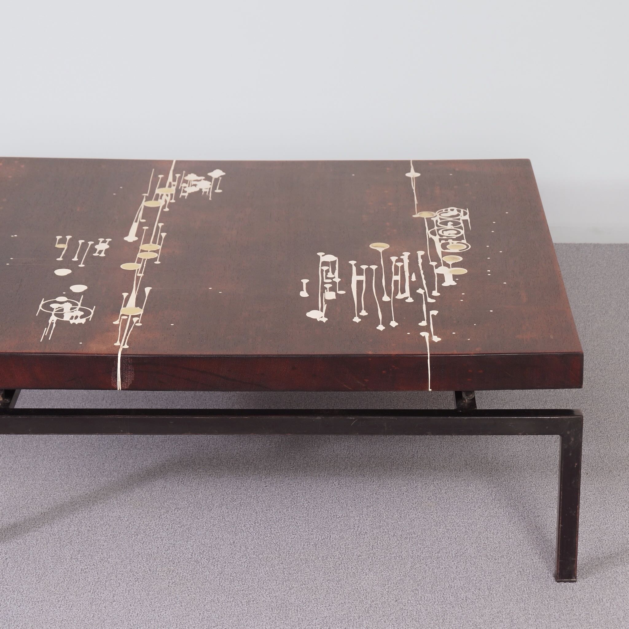 Salontafel van Paul Kingma, 1970s – Ebbenhout met Messing en Kunsthars Inleg