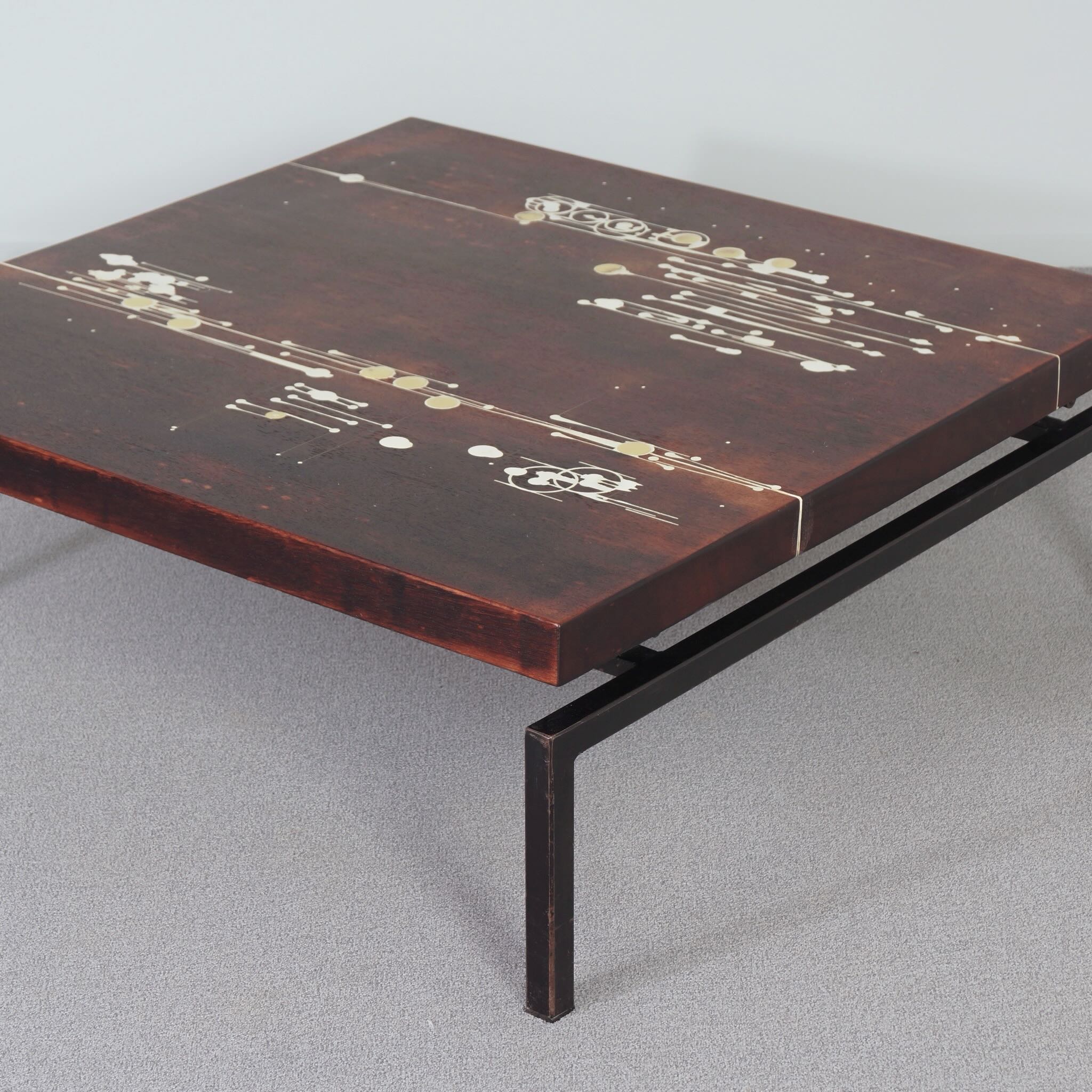 Salontafel van Paul Kingma, 1970s – Ebbenhout met Messing en Kunsthars Inleg
