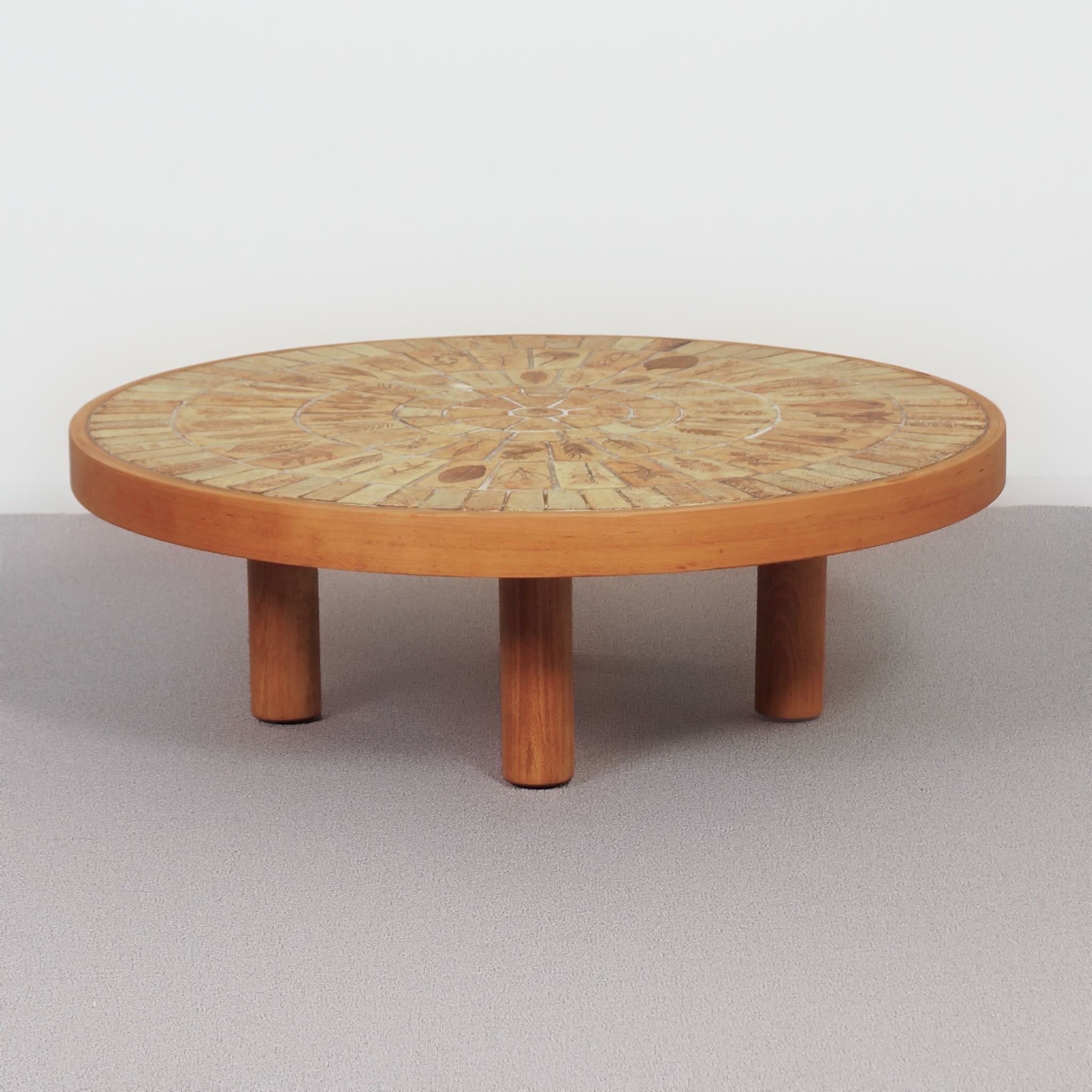 Ronde Salontafel van Roger Capron voor Atelier Capron uit de Jaren 60 in Keramiek en Beukenhout