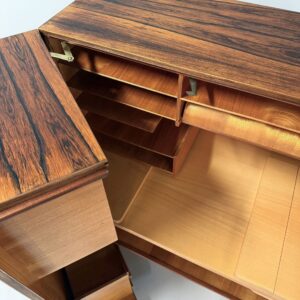 Bureau Magic Box van Mummenthaler en Meier voor Ateliers Genestar uit de jaren 50 in palissander