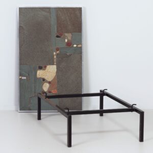 Brutalistische Salontafel van Paul Kingma uit 1969 met aluminium rand, vroege editie