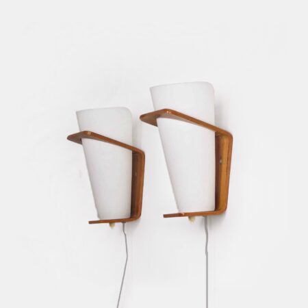 Paar NX 41 Wandlampen van Louis Kalff voor Philips, 1960s, in Teak en Opaalglas