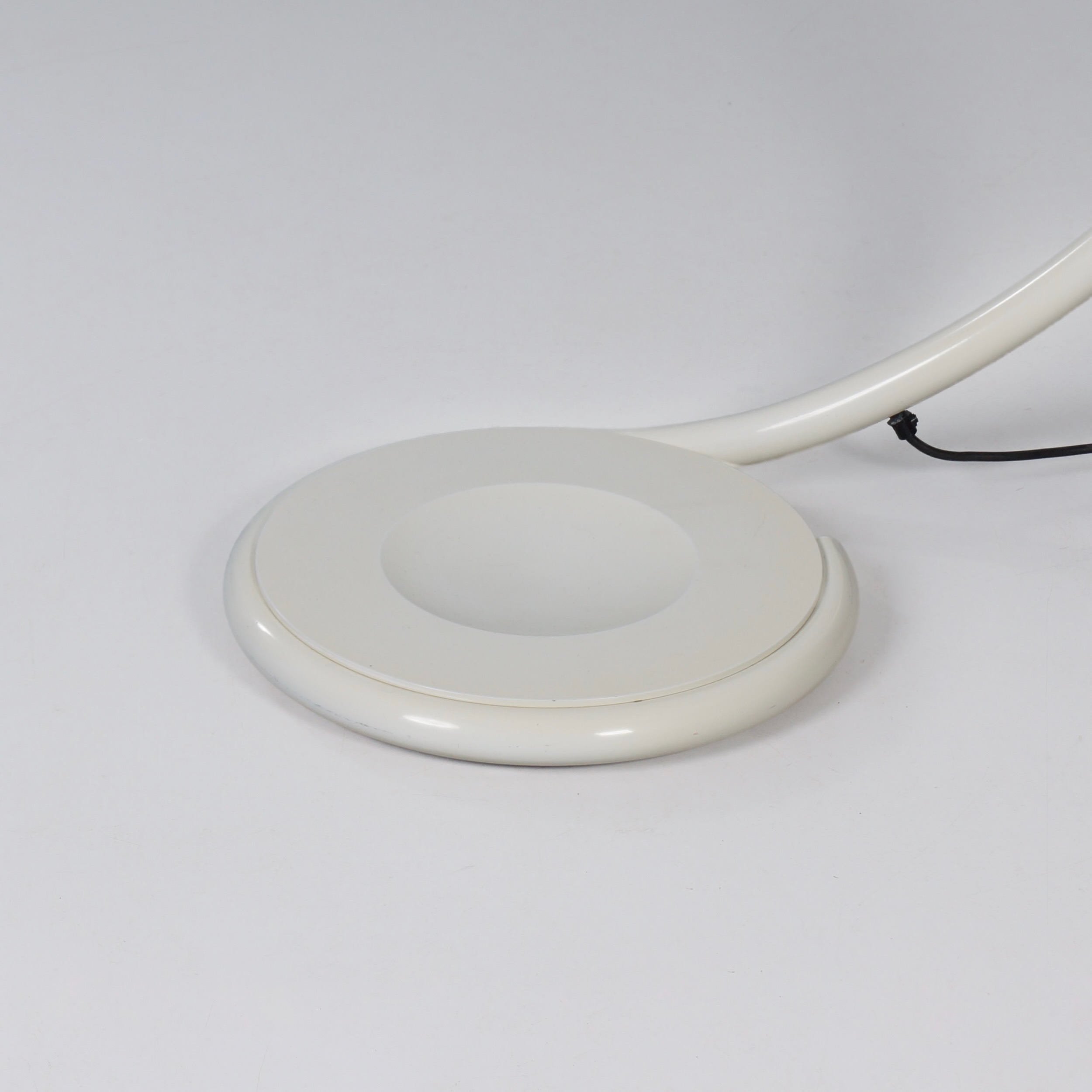 Serpente vloerlamp van Elio Martinelli voor Martinelli Luce, jaren 70 in wit